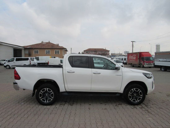 2021 MODEL TOYOTA HILUX 2.4 4X2 ADVENTURE