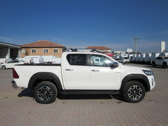 2021 MODEL TOYOTA HILUX 2.4 4X2 ADVENTURE